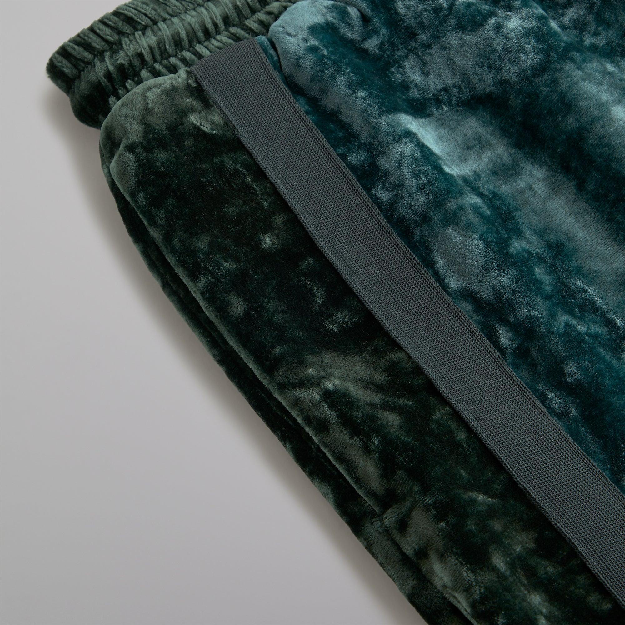 &Kin Crushed Velvet Keon Short - Algae Male Product Image