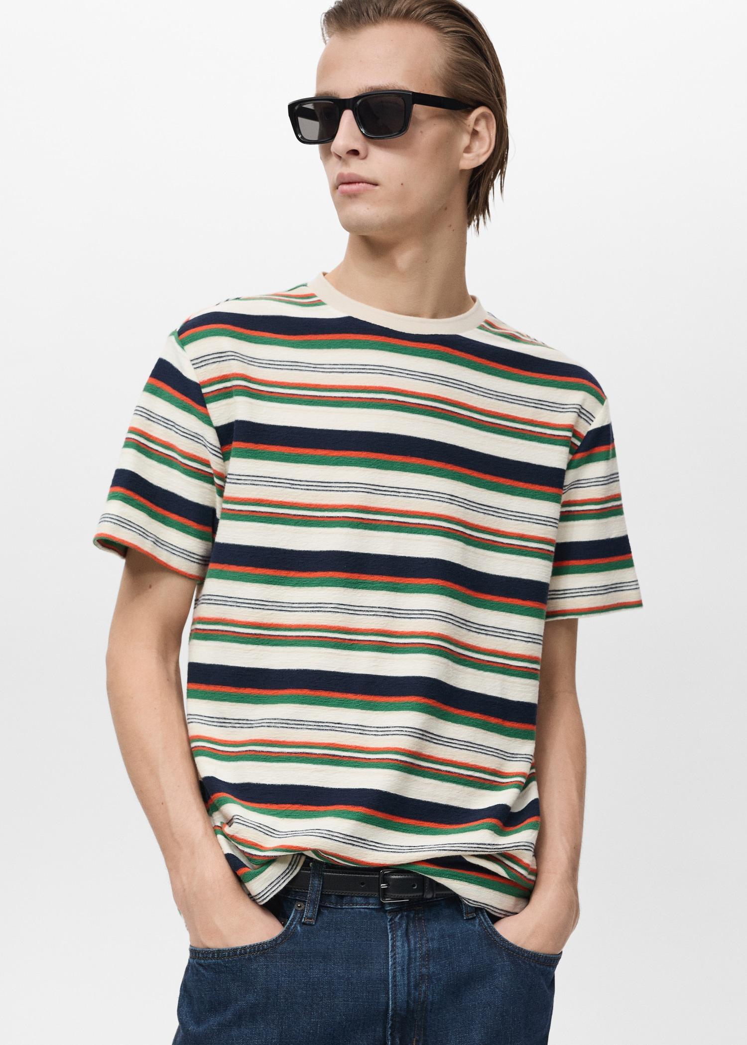 100% cotton regular-fit striped t-shirt - Men | MANGO USA Product Image