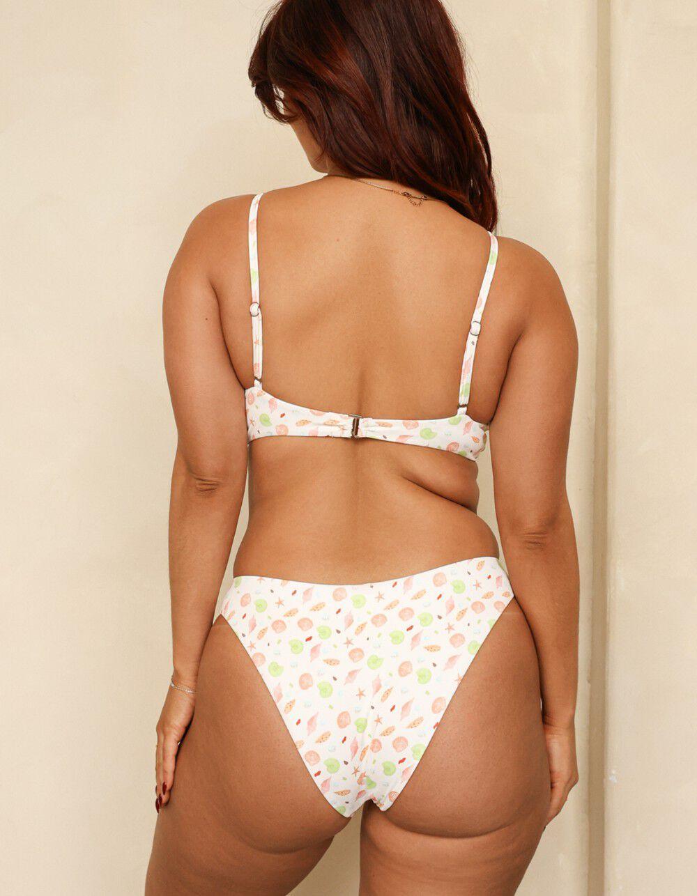 DIPPIN' DAISY'S Zen Knotted Triangle Bikini Top - WHITE Product Image