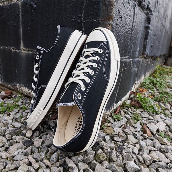 Men's Converse Chuck 0 Low Top Unisex Shoes Product Image