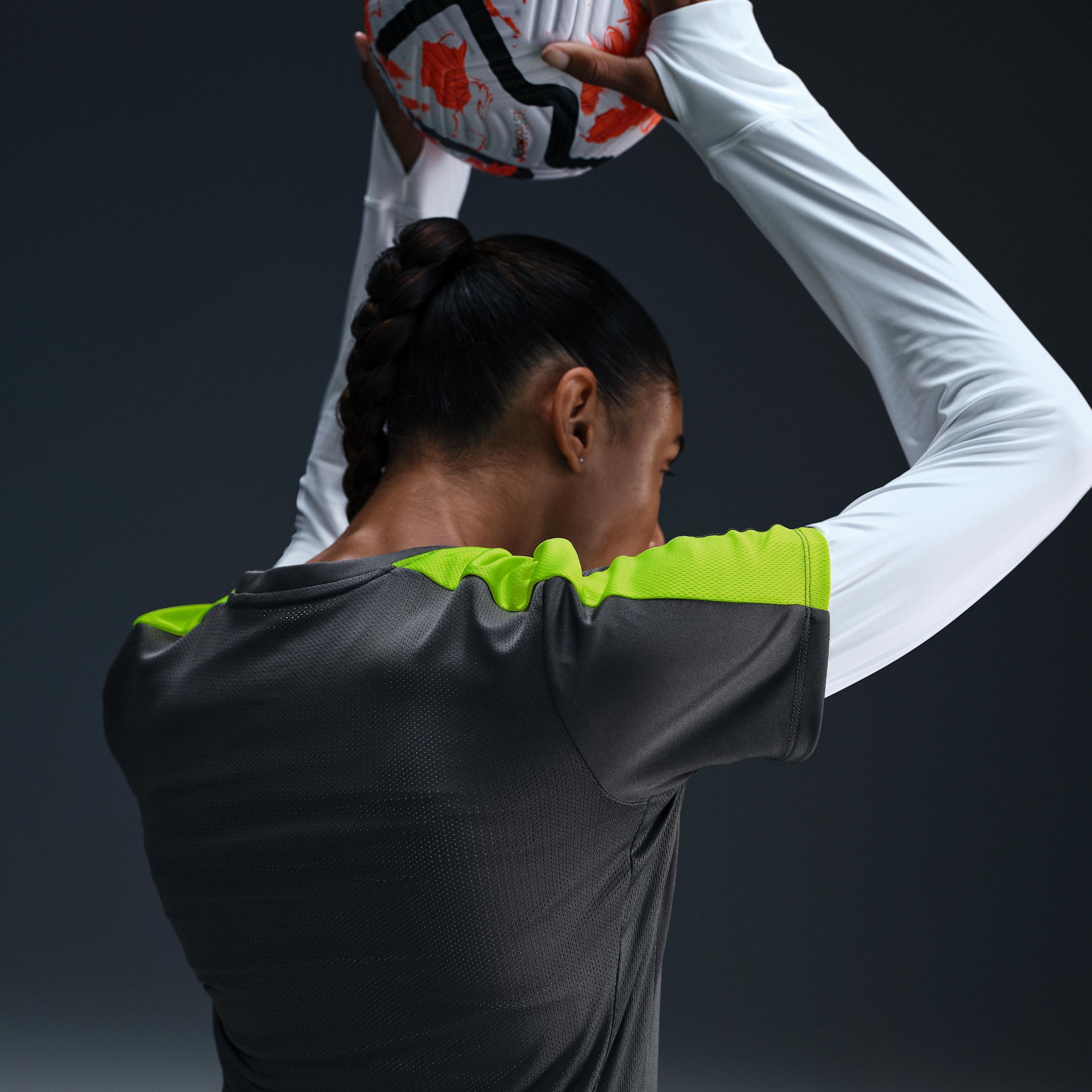 Nike Dri-FIT Academy Women's Short-Sleeve Soccer Top Product Image