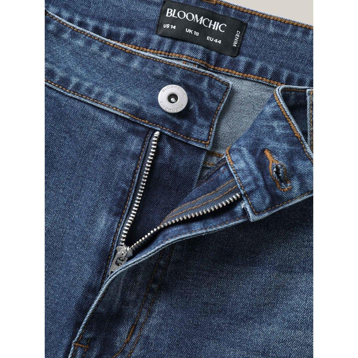 Plus Size Stretch Straight-Leg Faded Denim Shorts Women Denimindigo Medium stretch Everyday-Casual Slanted pocket Denim Shorts BloomChic 30/6X Product Image