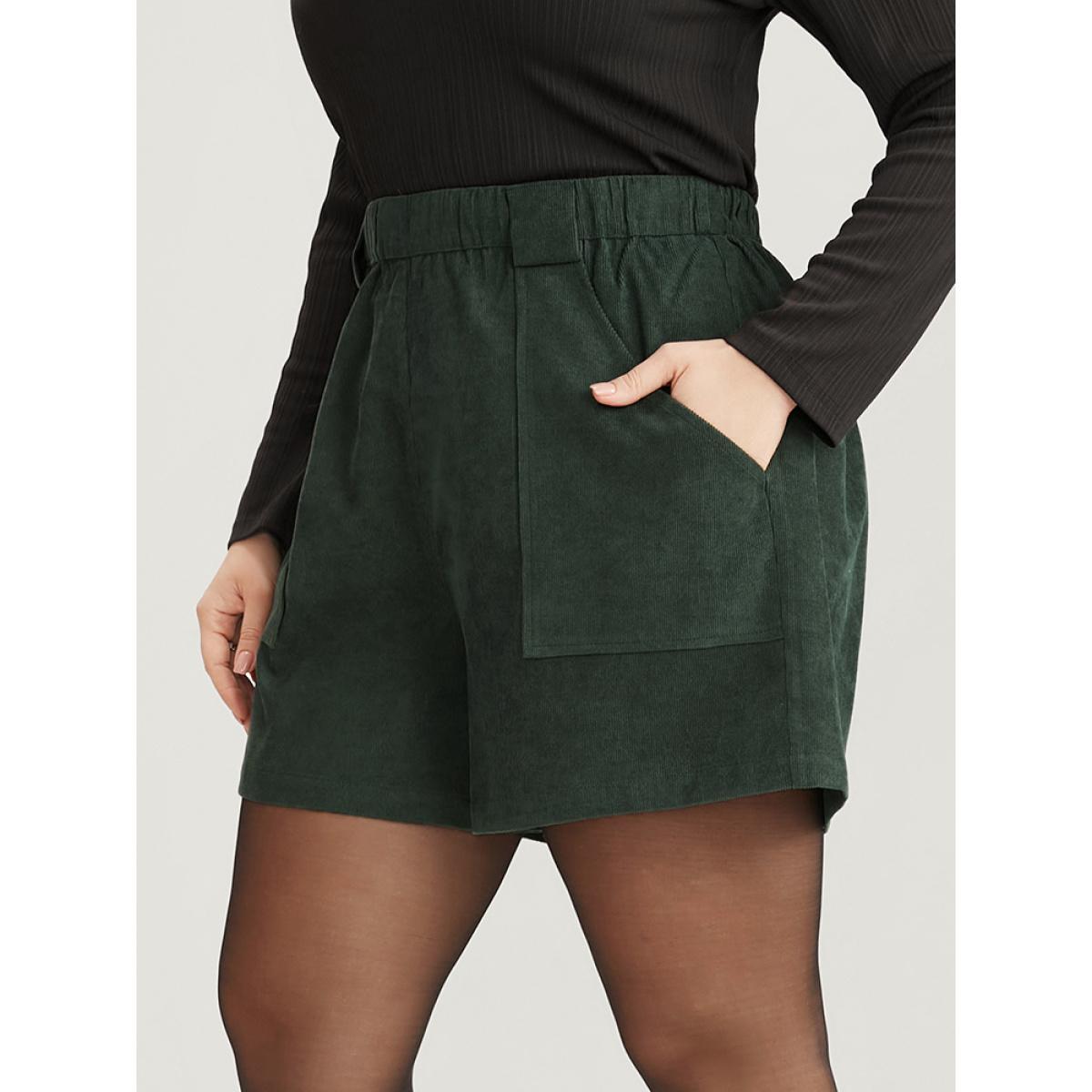 Plus Size Solid Elastic Waist Pocket Corduroy Shorts Women DarkGreen Casual Plain Wide Leg Dailywear Shorts BloomChic 28/5X Product Image