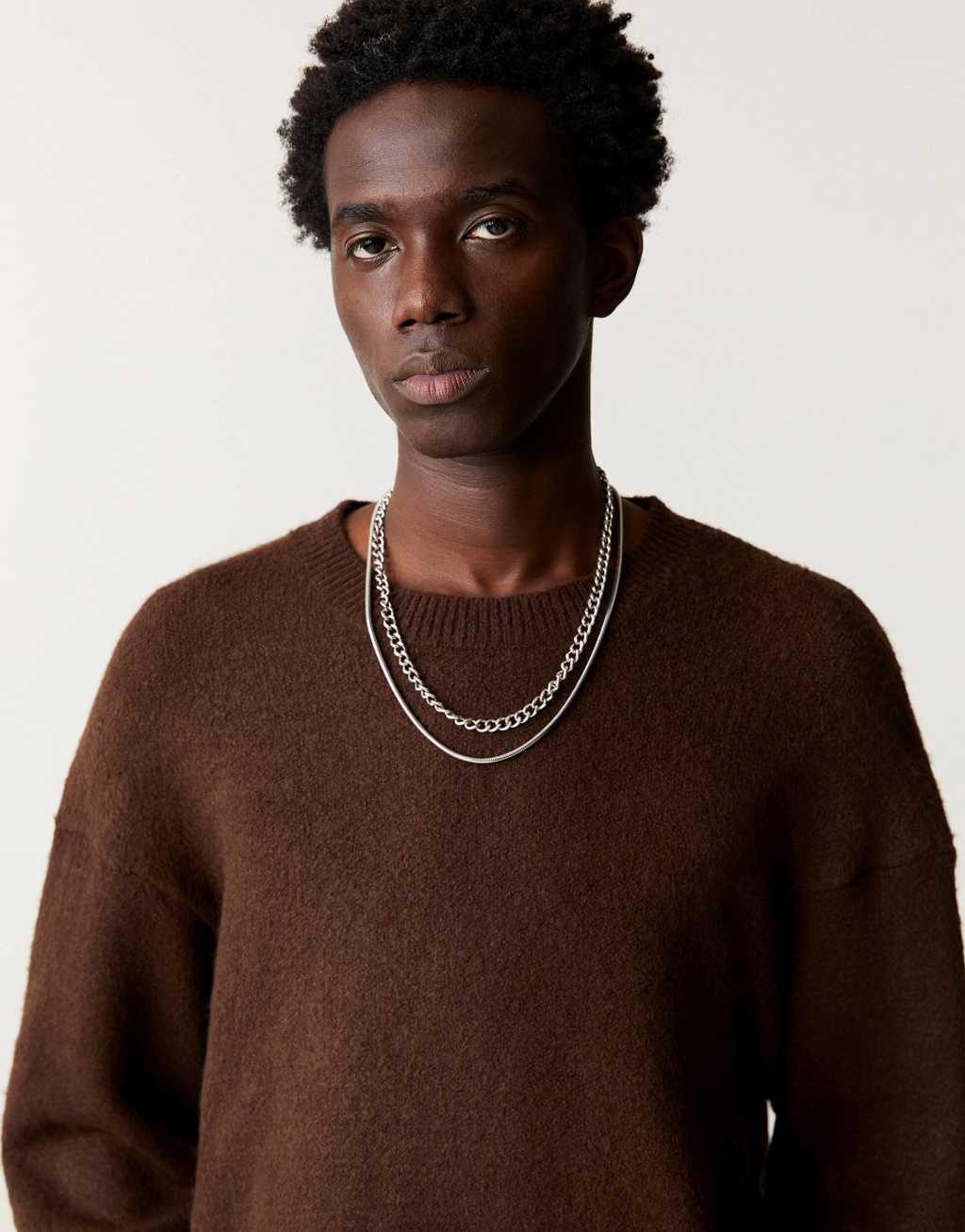 Pull&Bear fluffy knitted sweater in chocolate Product Image