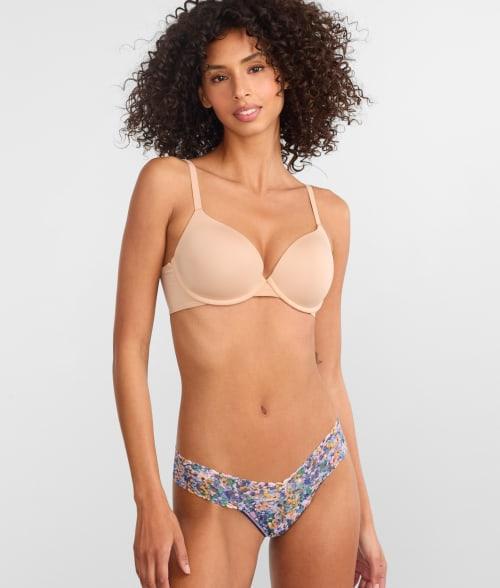Printed Low-Rise Signature Lace Thong Product Image