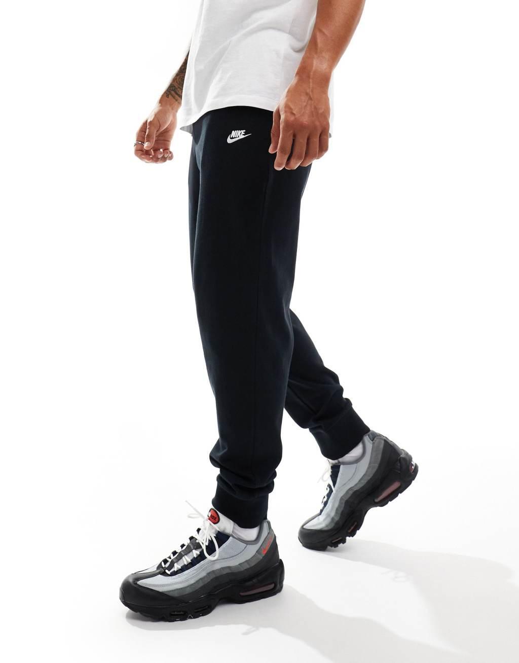 Nike Club Knit sweatpants in black Product Image