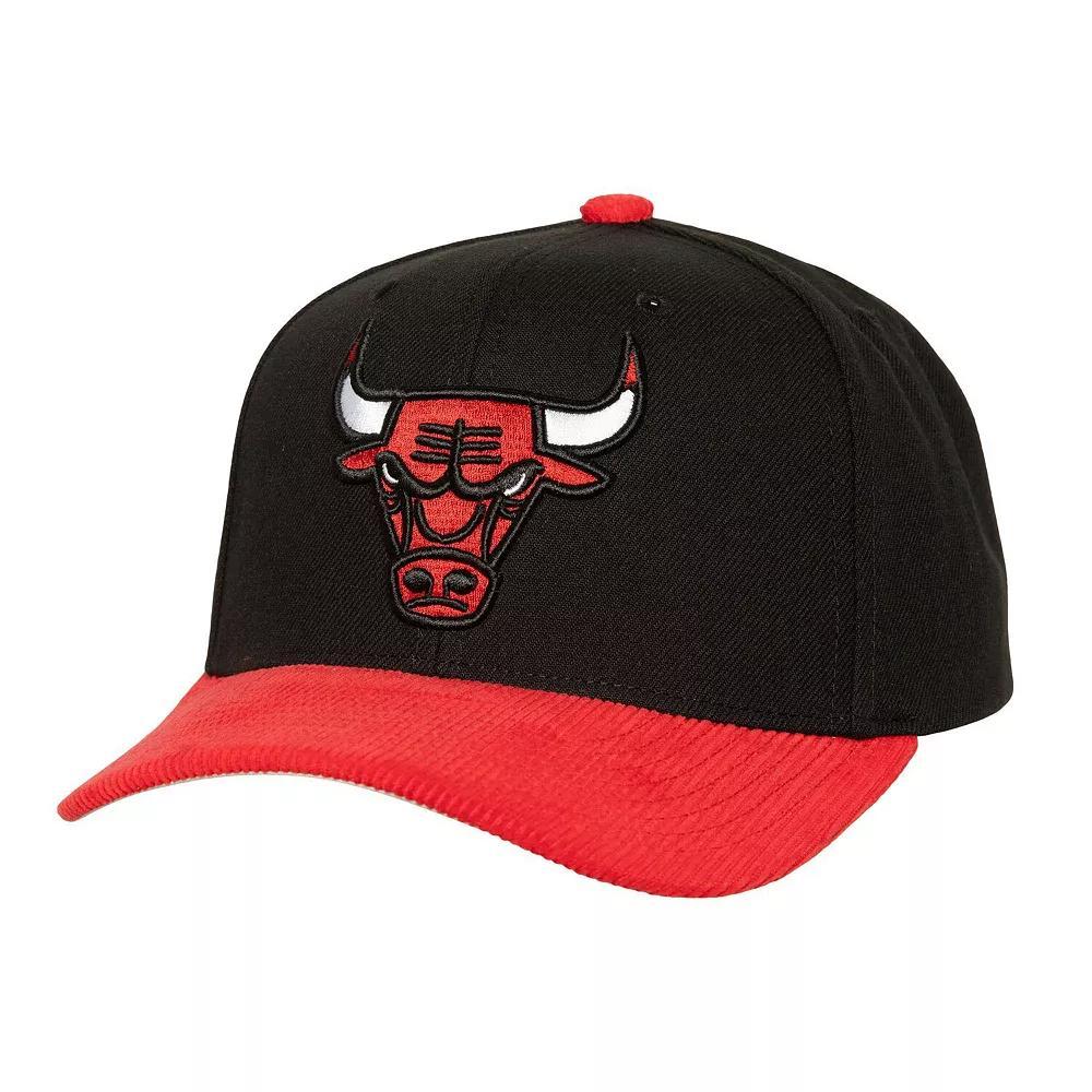 Men's Mitchell & Ness Black Chicago Bulls Corduroy Pro Crown Adjustable Hat Product Image