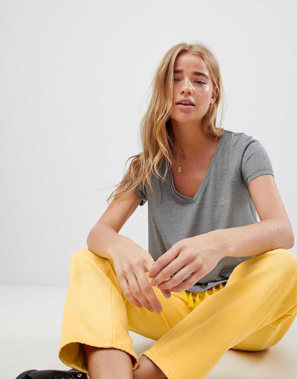 Nocozo Crop T-Shirt Product Image