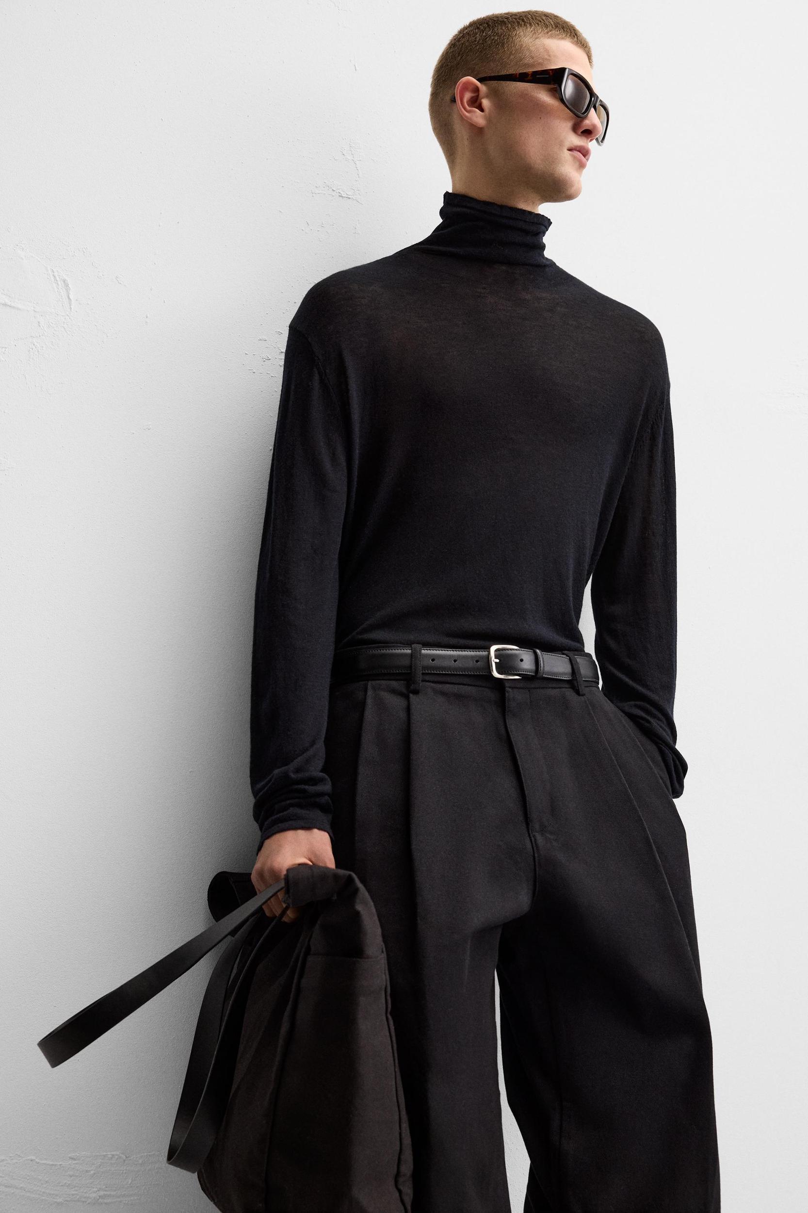 BALLOON FIT PLEATED PANTS Product Image