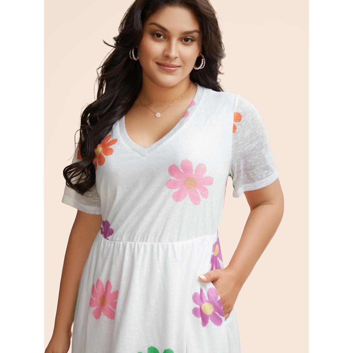 Plus Size Multi-color Floral Print Dress WhiteSmoke Women Elegant Texture V-neck Short sleeve Curvy BloomChic 26/4X Product Image