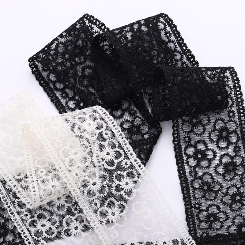Faux Pearl Lace Belt Product Image