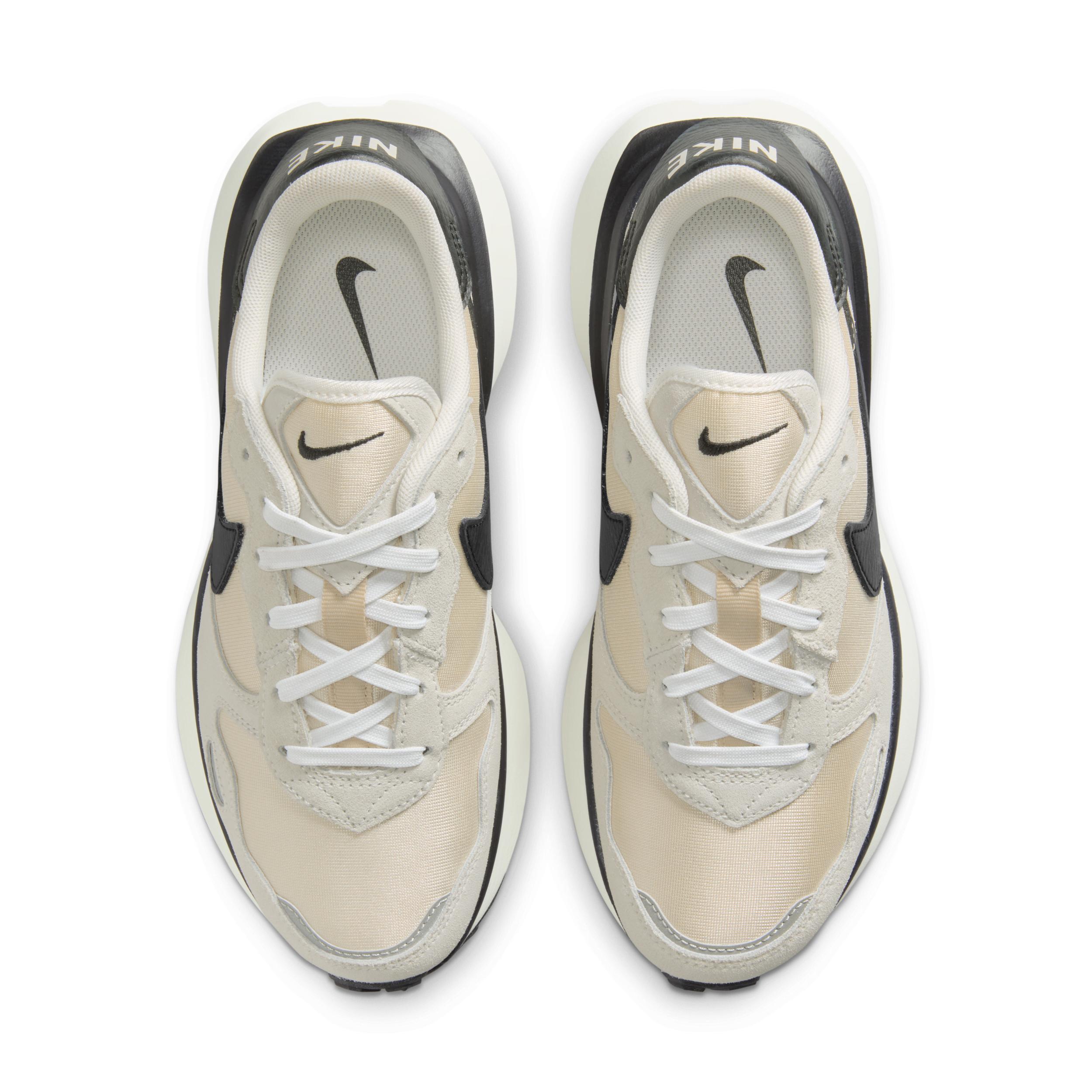 Nike Women's Phoenix Waffle Shoes Product Image