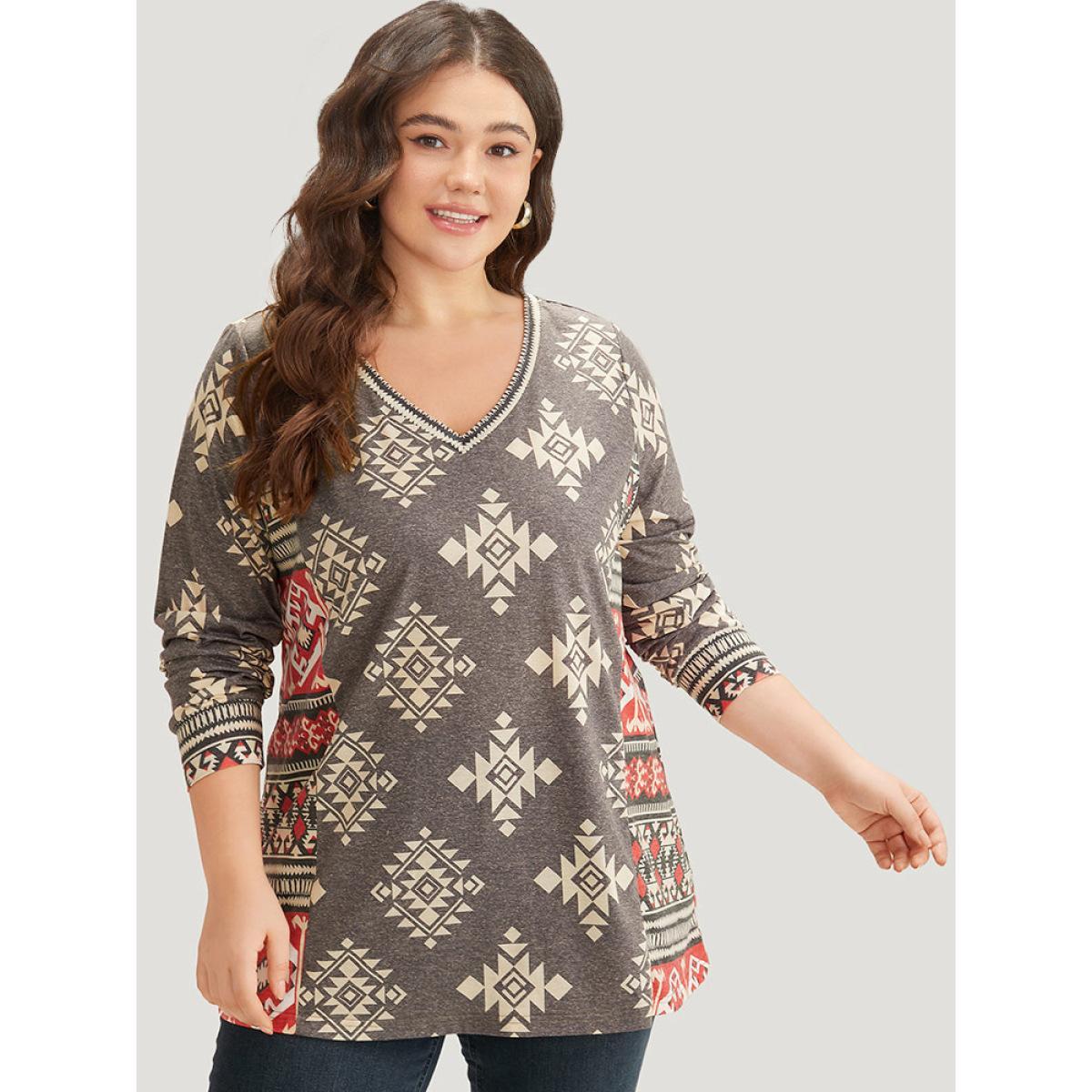 Plus Size Boho Print V Neck T-shirt DarkGray Women Casual Printed Bohemian Print V-neck Dailywear T-shirts BloomChic 12/L Product Image