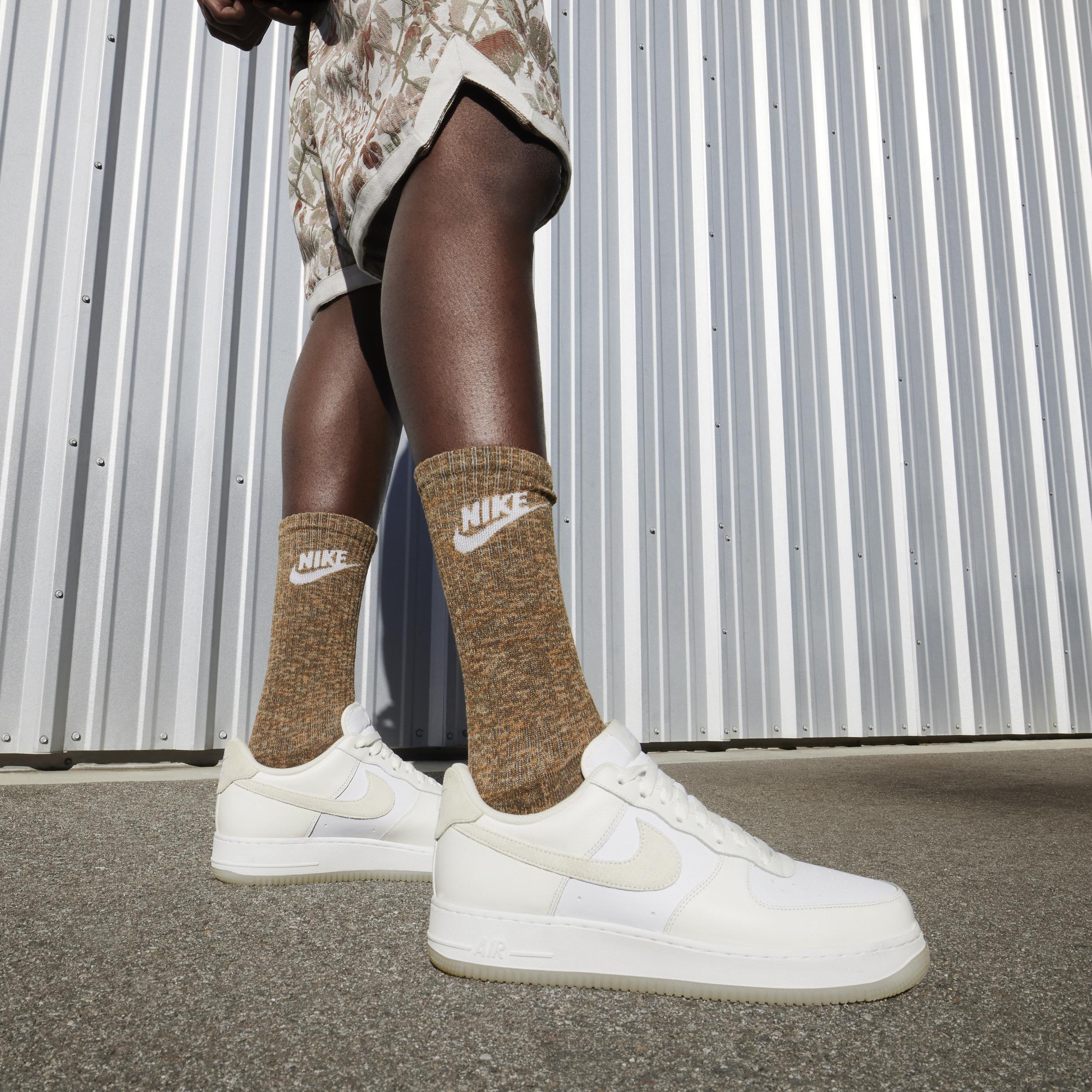 Mens Nike Air Force 1 07 LV8 Casual Shoes Product Image