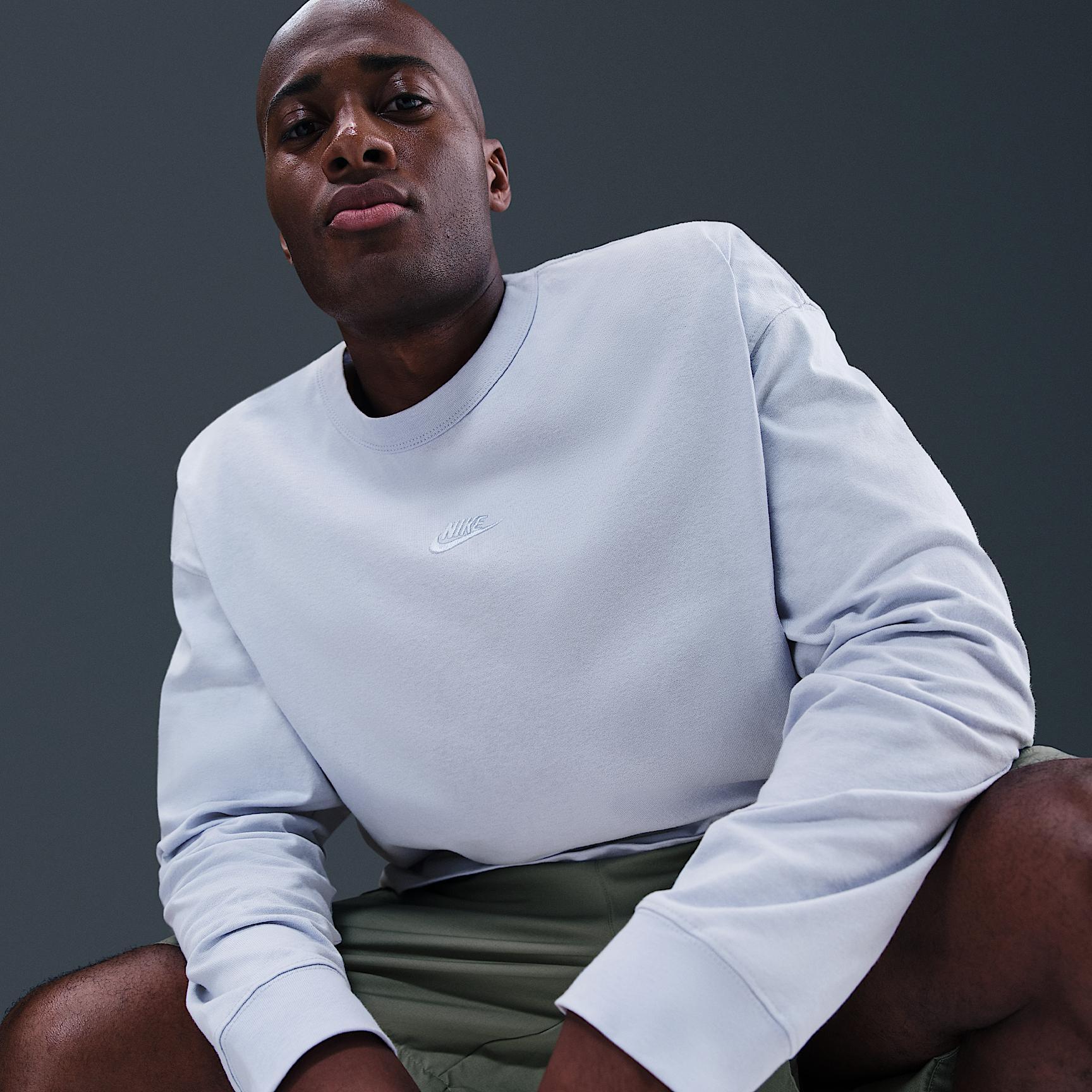 Nike Sportswear Premium Essentials Men's Long-Sleeve T-Shirt Product Image