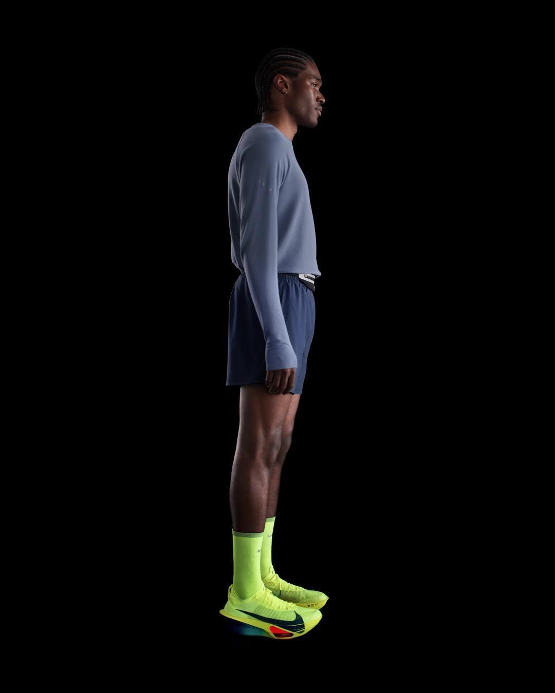 Nike Men's Stride Dri-FIT Running Waffle Crew Product Image