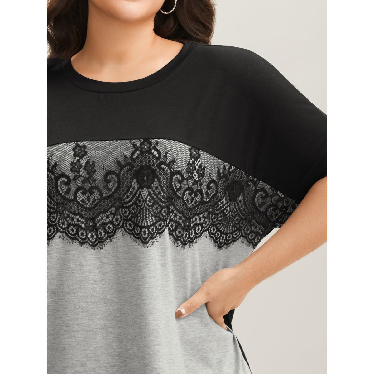 Plus Size Lace Design Color Contrast T-Shirt Black Women Casual Contrast Round Neck Everyday-Casual T-shirts BloomChic 10/M Product Image