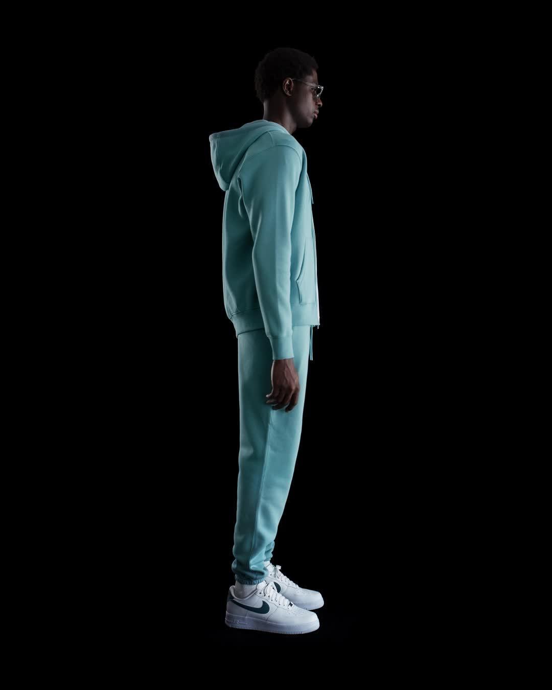 Nike Men's Club Cuffed Brushed Fleece Pants Product Image