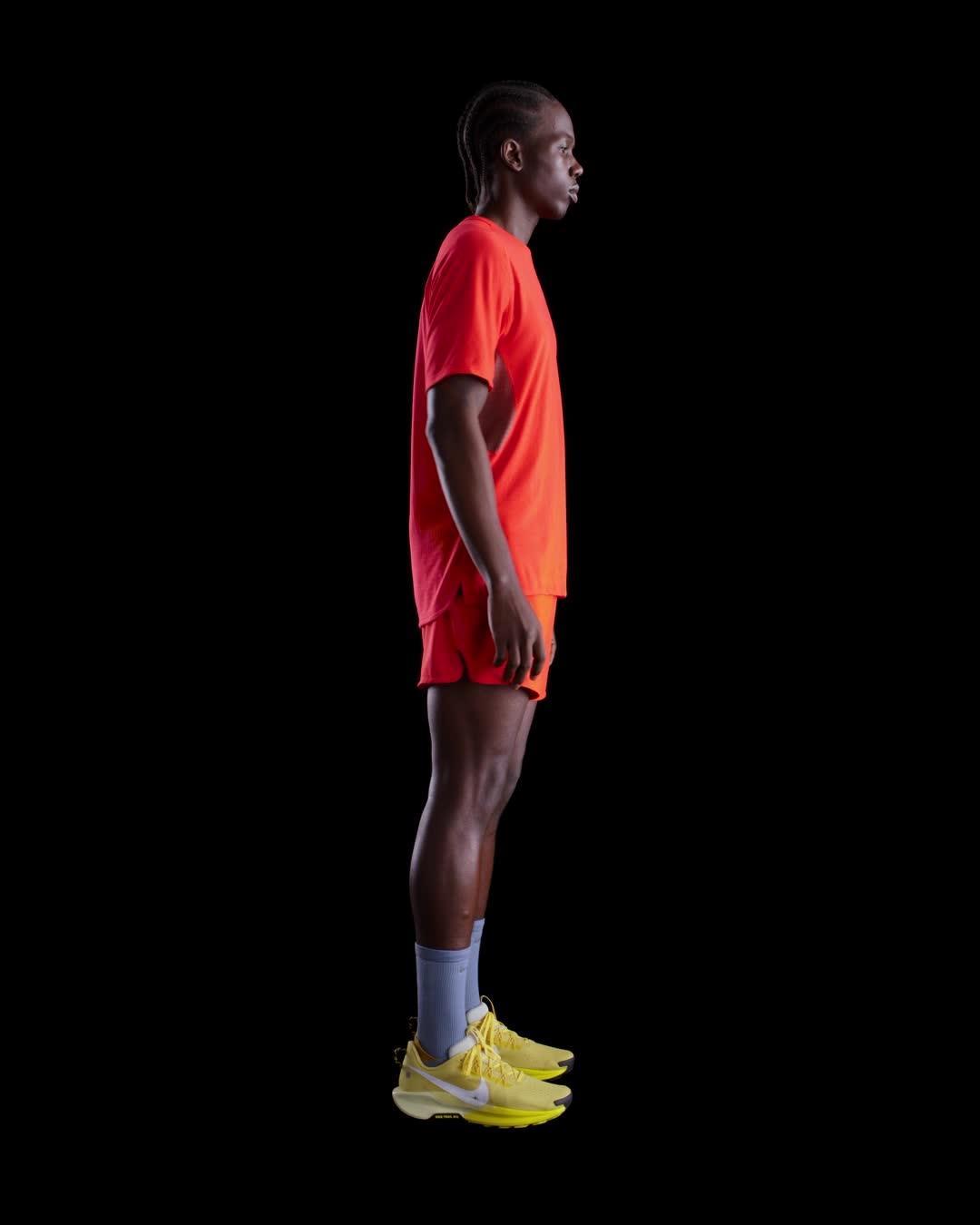 Nike Men's Solar Chase Dri-FIT ADV Short-Sleeve Running Top Product Image