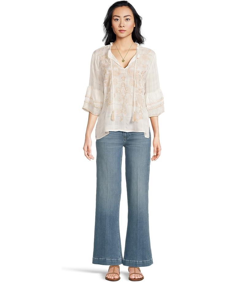 The Janie Favorite Short Sleeve V-Neck Tee Product Image