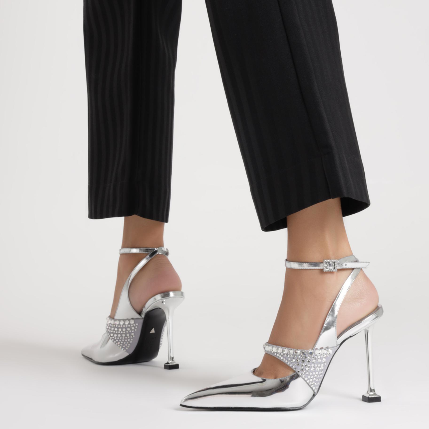 Louise Leather Pump Product Image