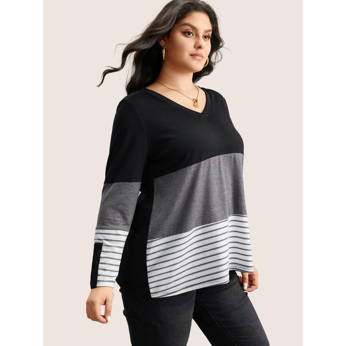 Plus Size Colorblock Contrast Striped V Neck T-shirt Black Women Casual Contrast Striped V-neck Everyday T-shirts BloomChic 18-20/2X Product Image