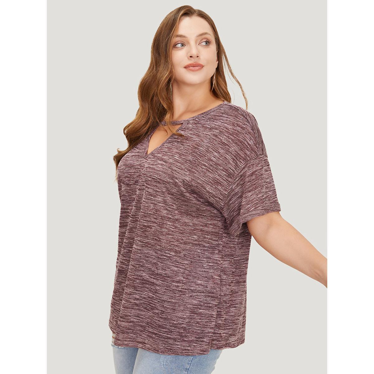 Plus Size Plain Keyhole Split Hem Heather T-shirt Burgundy Women Casual Heather Plain Keyhole Cut-Out Dailywear T-shirts BloomChic 28/5X Product Image