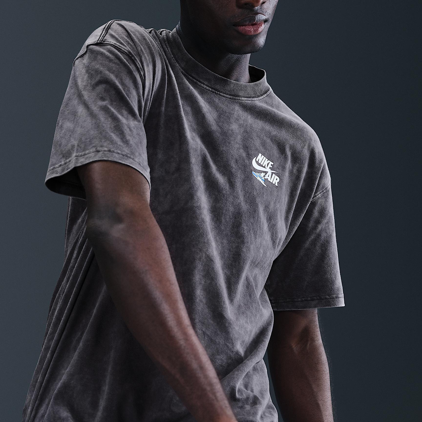 Nike Sportswear T-Shirt Product Image