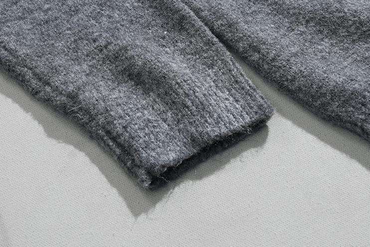 RT No. 10182 GRAY KNITTED PULLOVER SWEATER Product Image