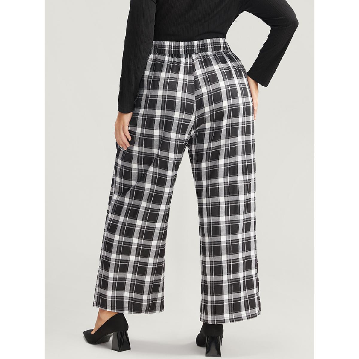 Plus Size Plaid Elastic Waist Pocket Pants Women Black Casual Mid Rise Dailywear Pants BloomChic 26/4X Product Image
