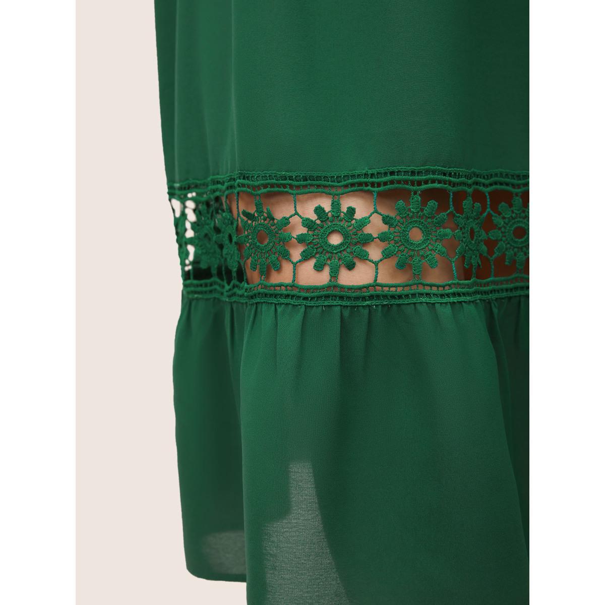 Plus Size Plain Elastic Waist Cut Out Lace Patchwork Dress Emerald Women Resort Non Non Sleeveless Curvy Midi Dress BloomChic 26/4X Product Image