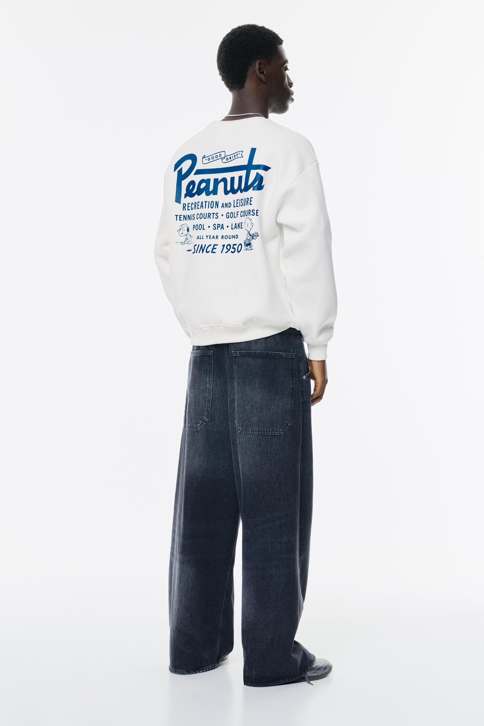 White Snoopy Sweatshirt Product Image