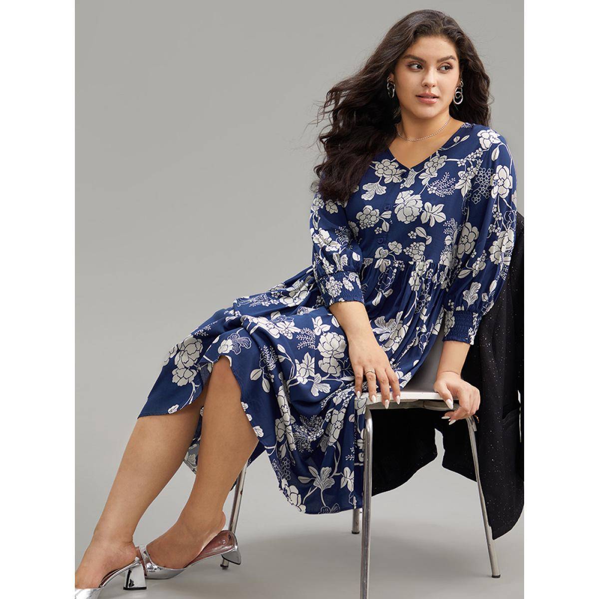 Plus Size Supersoft Essentials Silhouette Floral Print Pocket Dress Navy Women Resort Gathered V-neck Elbow-length sleeve Curvy Midi Dress BloomChic 18-20/2X Product Image