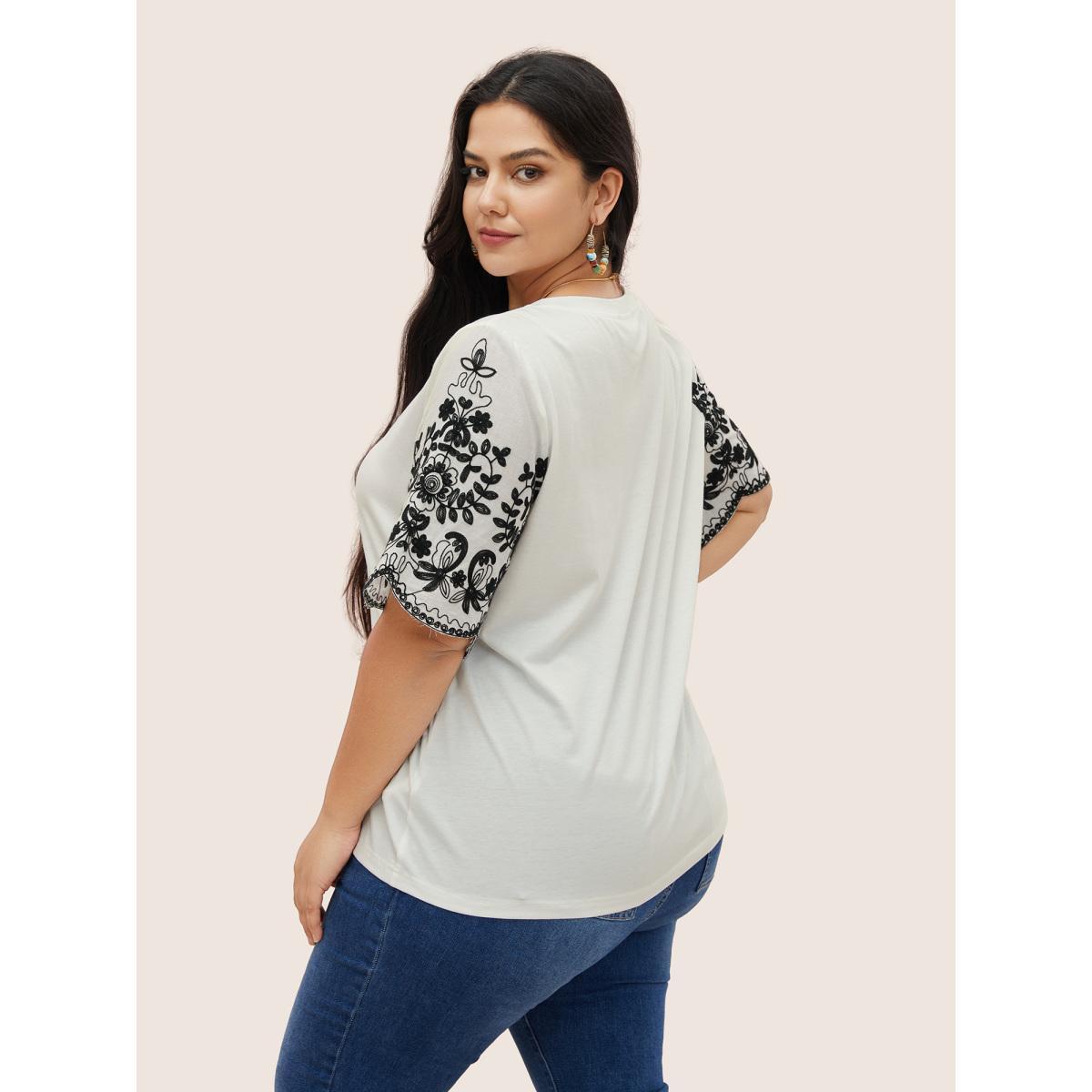 Plus Size Round Neck Floral Embroidered Scalloped Trim T-shirt White Women Resort Contrast Round Neck Vacation T-shirts BloomChic 22-24/3X Product Image