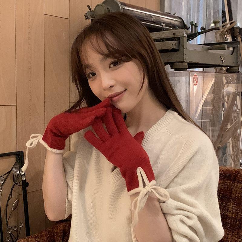 Two Tone Tie-Up Knit Gloves Product Image