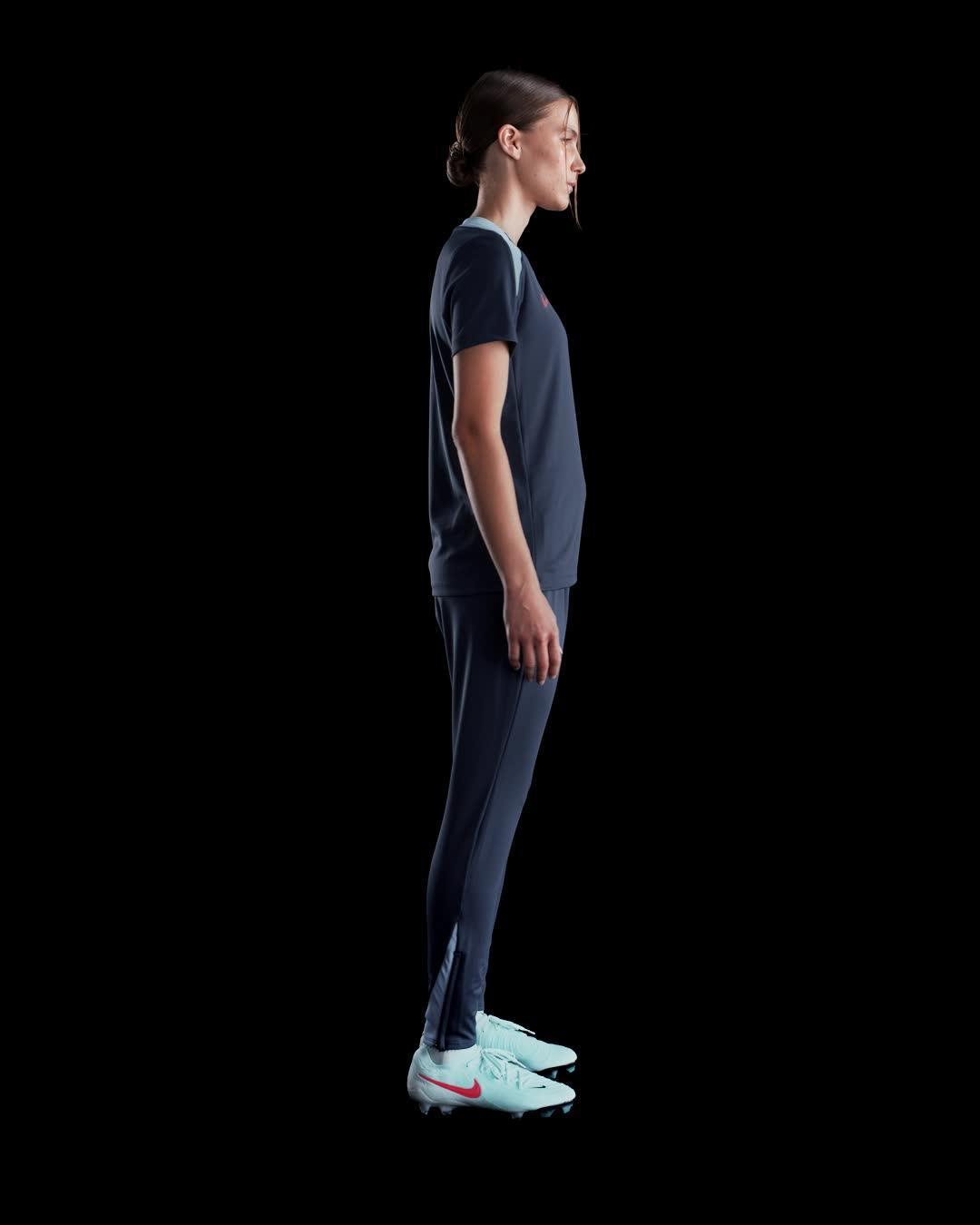 Nike Strike Women's Dri-FIT Short-Sleeve Soccer Top Product Image
