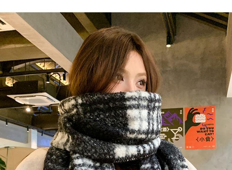 Plaid Applique Scarf Product Image