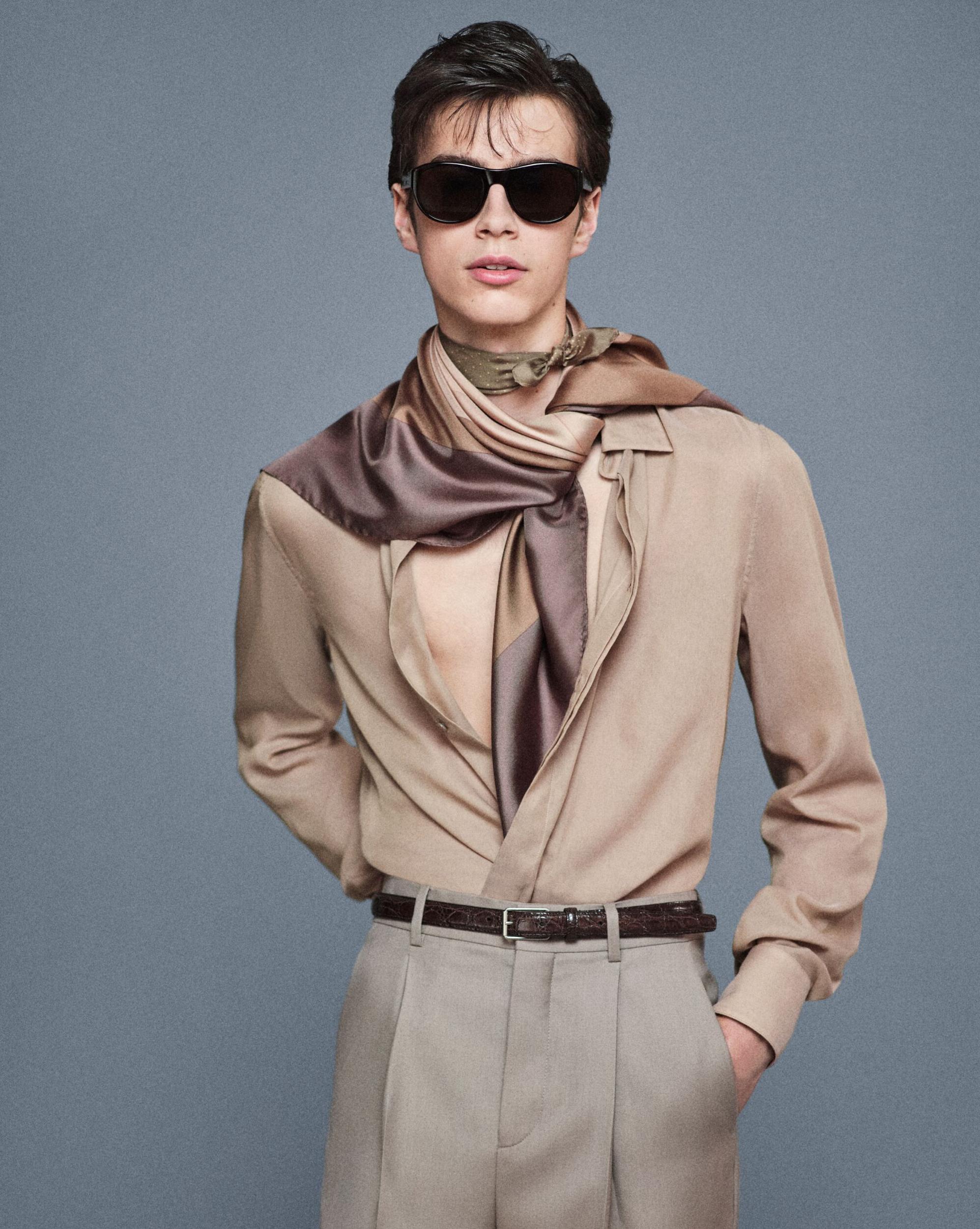 square scarf in square silk twill Product Image
