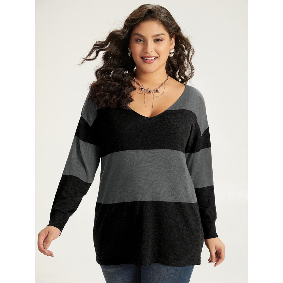 Plus Size Halloween Supersoft Essentials Colorblock Contrast Elastic Cuffs Pullover Gray Women Casual Loose Long Sleeve V-neck Everyday Pullovers BloomChic 10/M Product Image