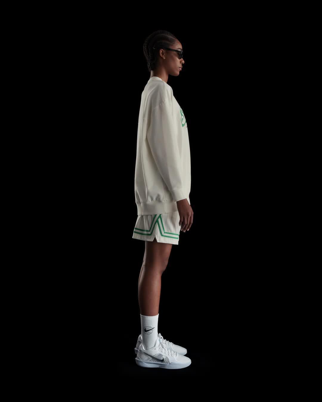 Nike Swoosh Fly Women's Dri-FIT Oversized French Terry Basketball Sweatshirt Product Image