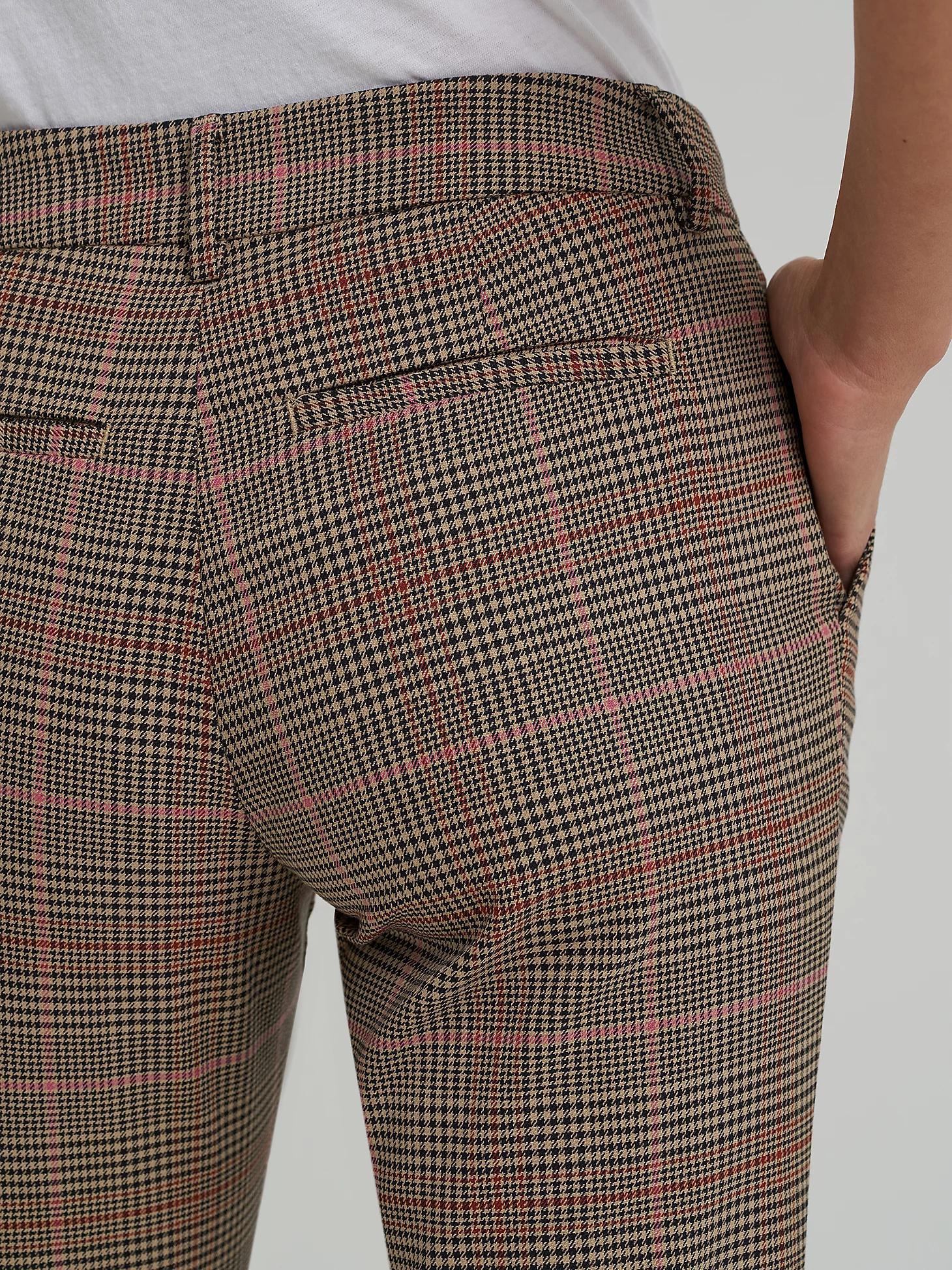 Women’s Wrinkle Free Straight Leg Pant | Relaxed Fit | Lee® Product Image