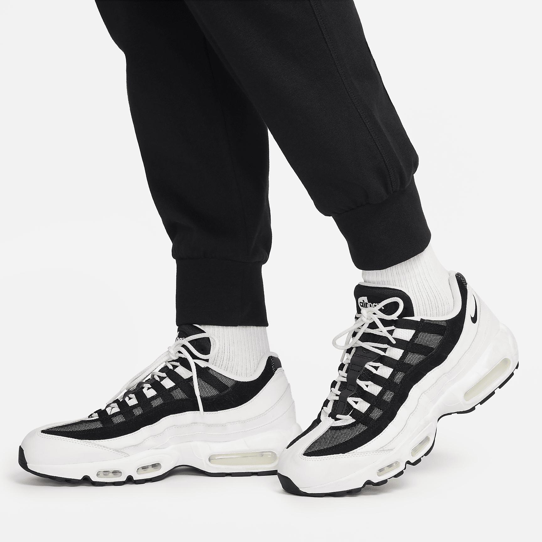 Nike Club Men's Knit Joggers Product Image