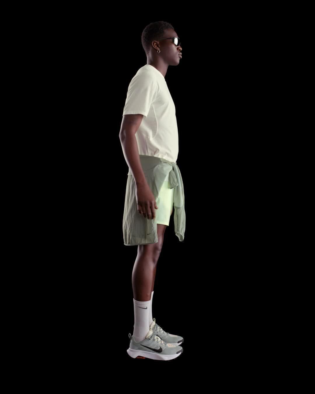 Nike Solar Chase Men's Dri-FIT ADV Short-Sleeve Running Top Product Image