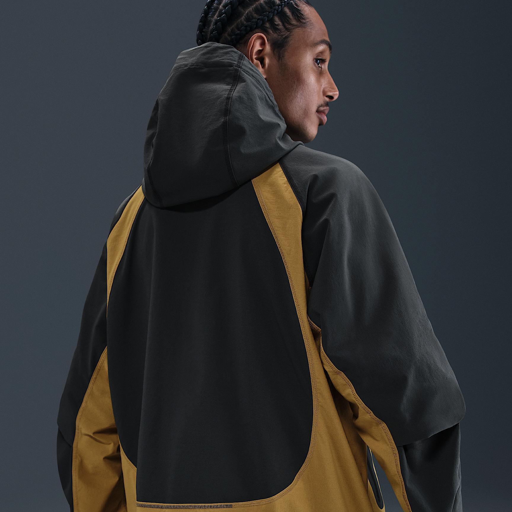 Nike Men's Tech Dri-FIT Woven Color-Block Windrunner Loose Jacket Product Image