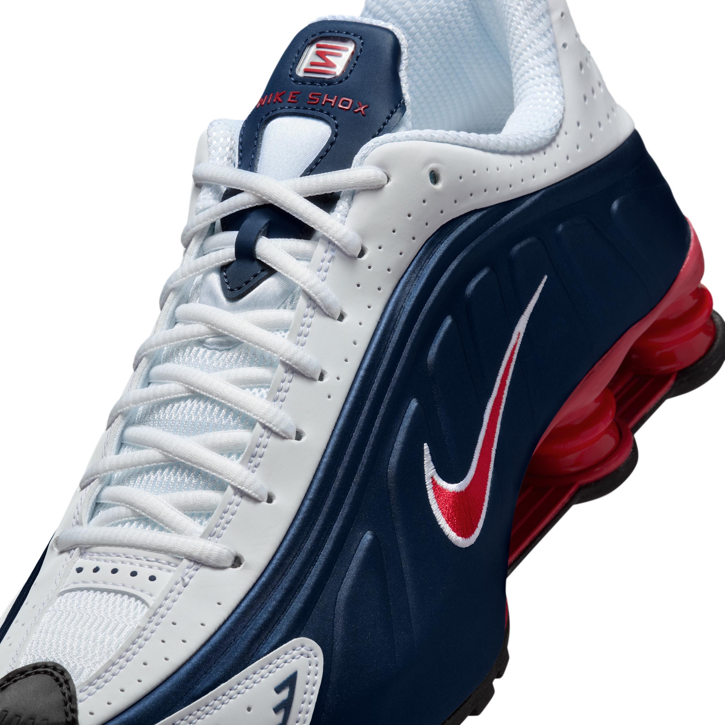 Nike Men's Shox R4 Shoes Product Image