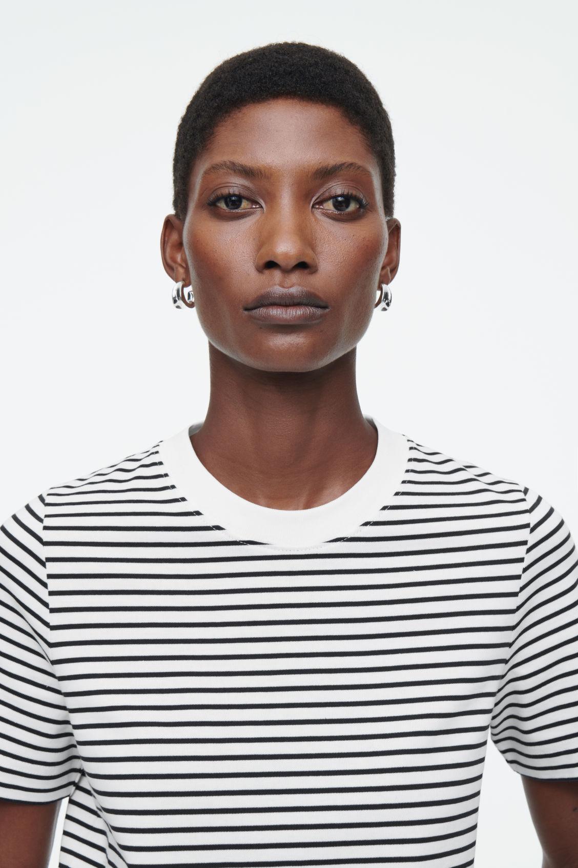 CLEAN CUT REGULAR T-SHIRT Product Image
