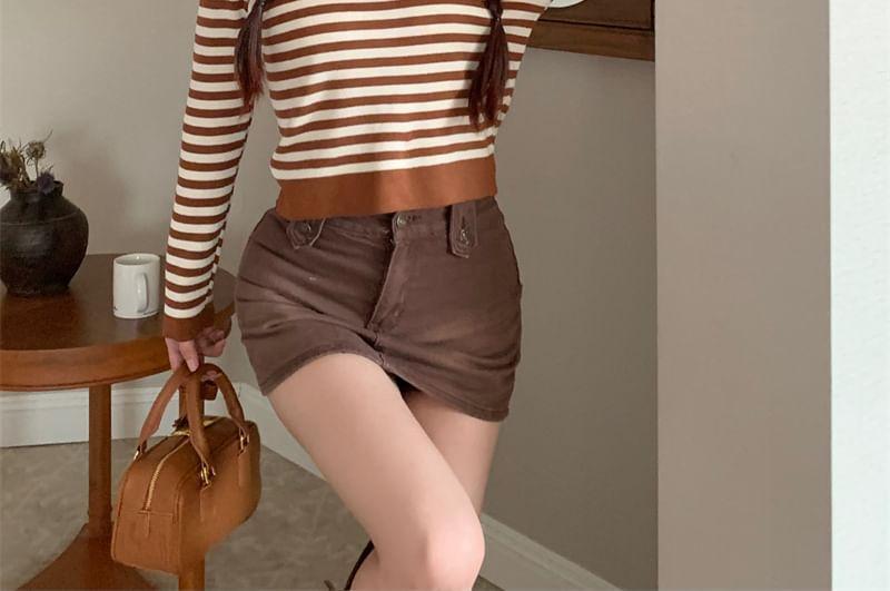 Long-Sleeve Scoop Neck Striped Knit Top Product Image