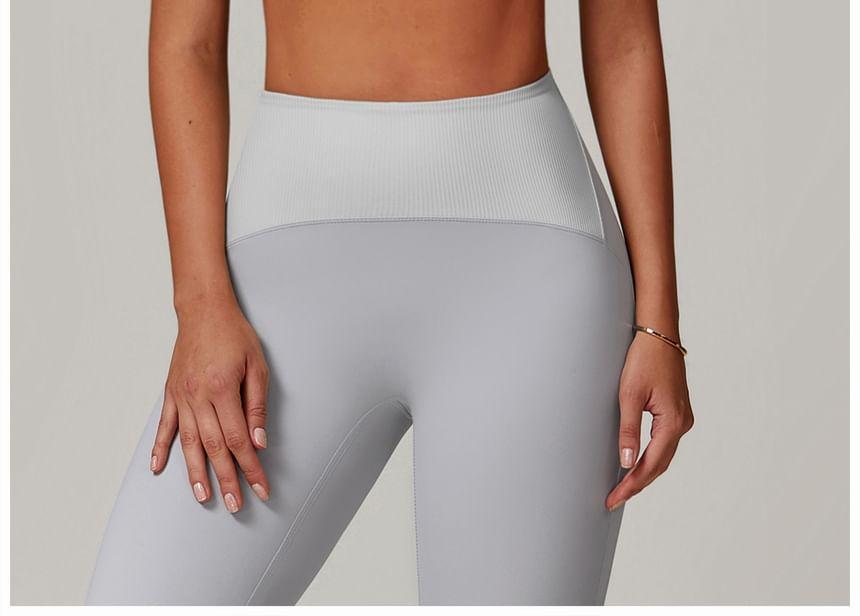 Crew Neck Plain Sports Bra Product Image