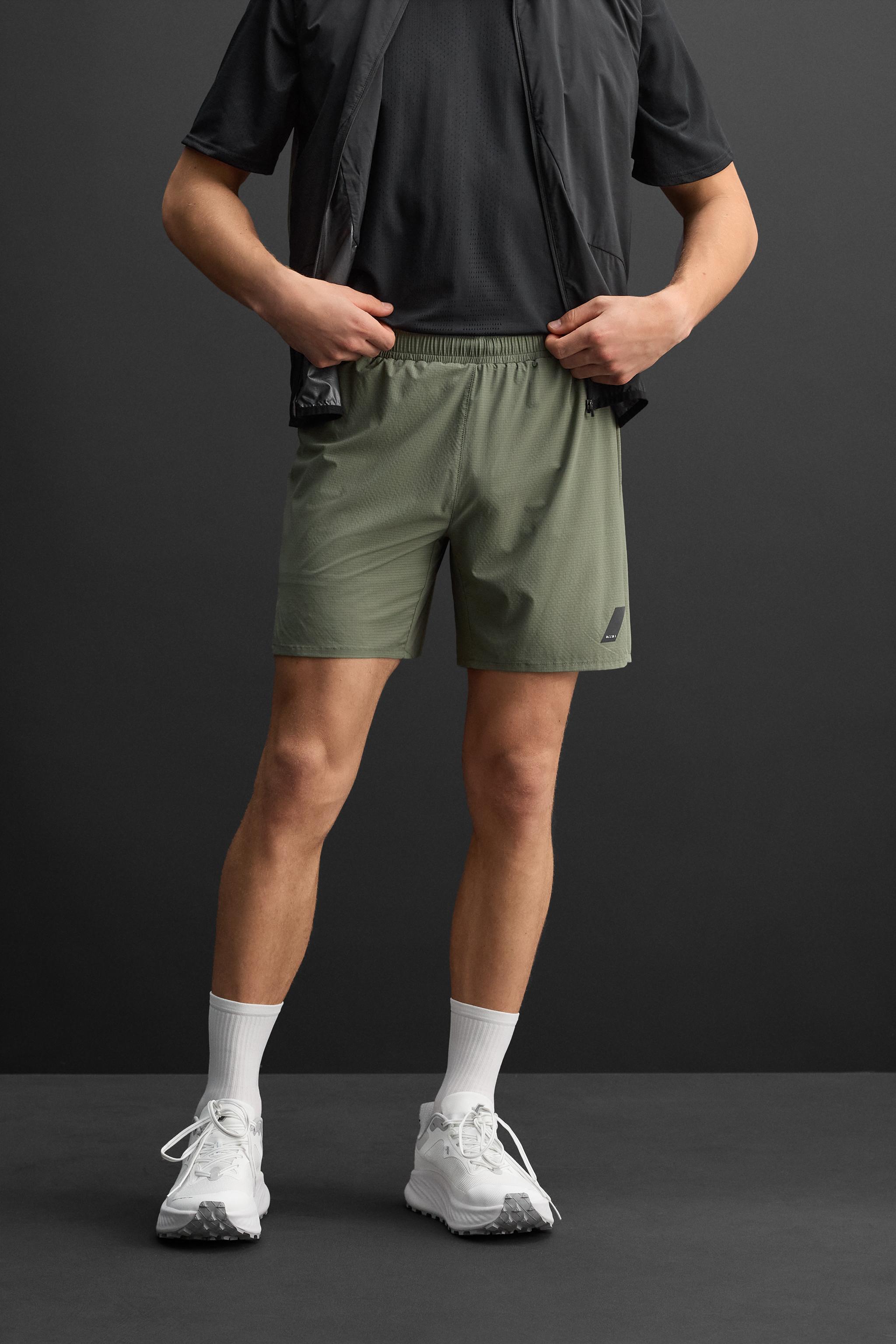 TRAIL TRAINING SHORTS Product Image