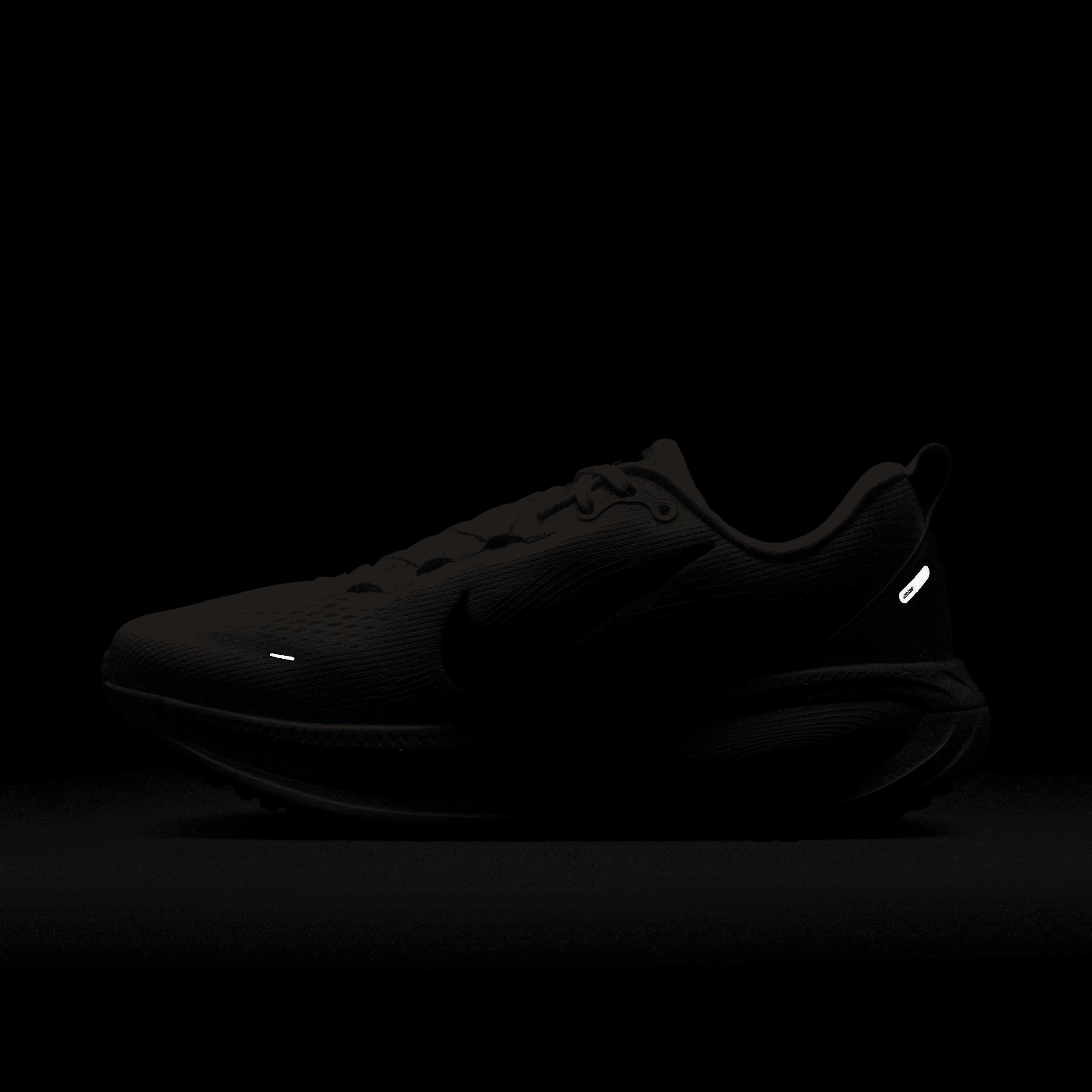 Nike Women's Vomero 18 Road Running Shoes Product Image